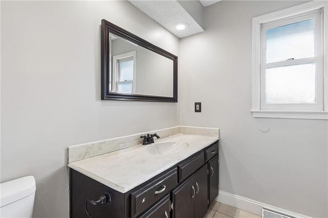 5929 N Mersington Avenue, Gladstone, MO 64119