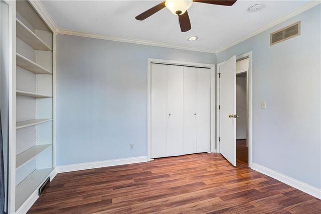 5929 N Mersington Avenue, Gladstone, MO 64119