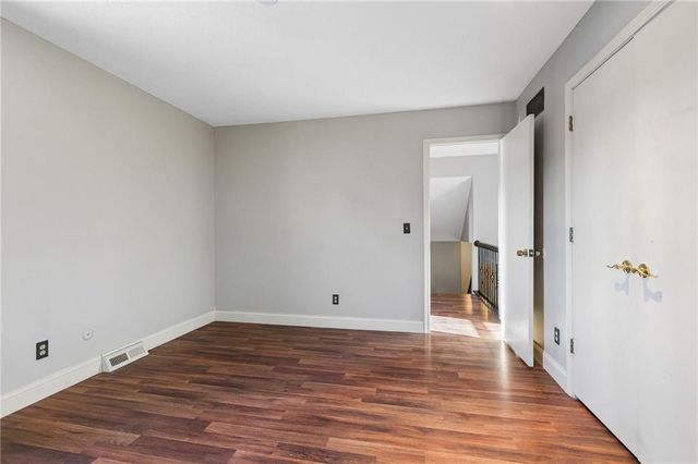 5929 N Mersington Avenue, Gladstone, MO 64119