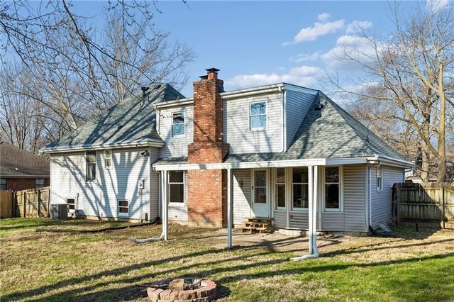 5929 N Mersington Avenue, Gladstone, MO 64119