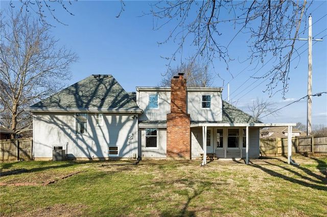 5929 N Mersington Avenue, Gladstone, MO 64119