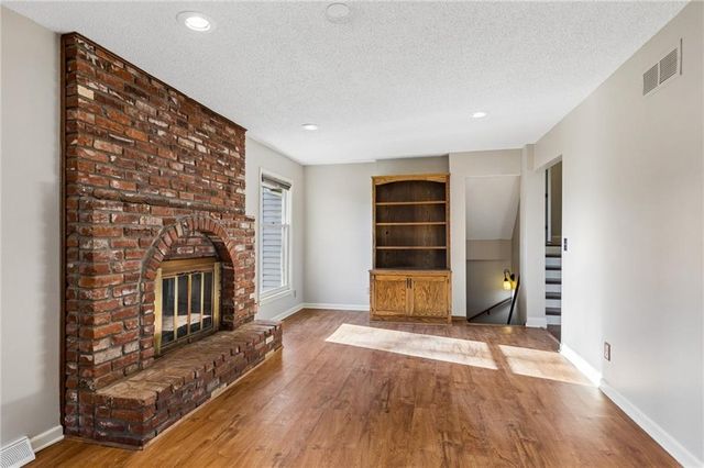 5929 N Mersington Avenue, Gladstone, MO 64119