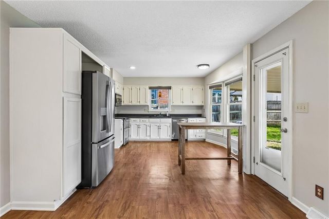 5929 N Mersington Avenue, Gladstone, MO 64119