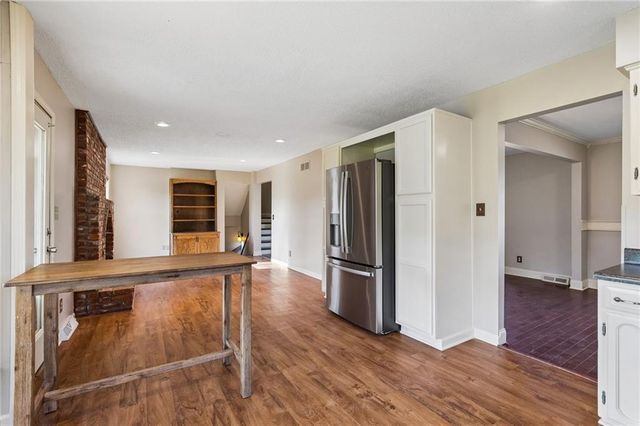 5929 N Mersington Avenue, Gladstone, MO 64119