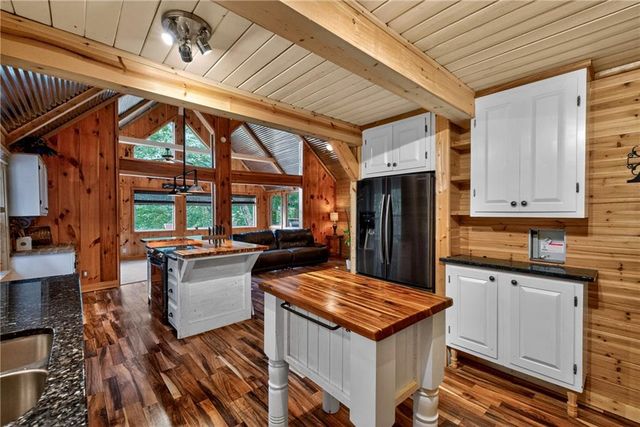 113 Lucerne Place, Sautee Nacoochee, GA 30571