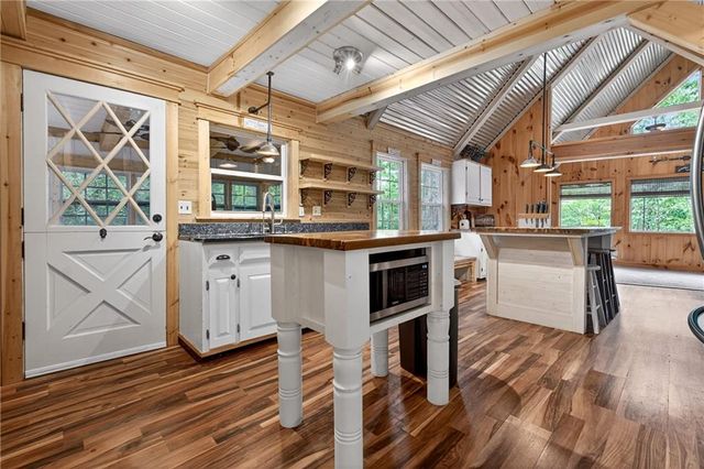 113 Lucerne Place, Sautee Nacoochee, GA 30571