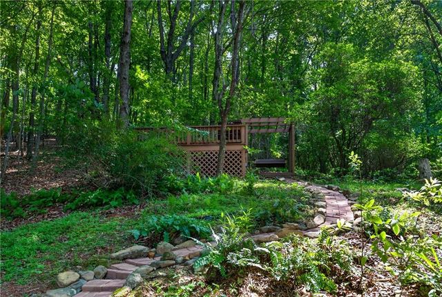 113 Lucerne Place, Sautee Nacoochee, GA 30571