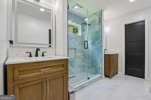 421 Middle Valley Lane, Woodstock, GA 30189