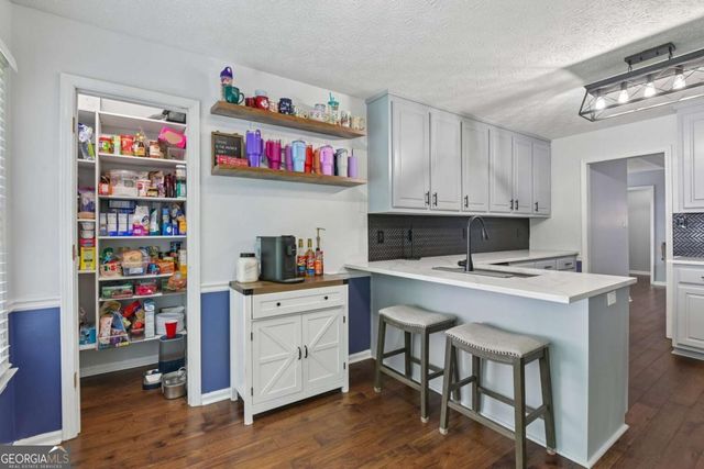 421 Middle Valley Lane, Woodstock, GA 30189