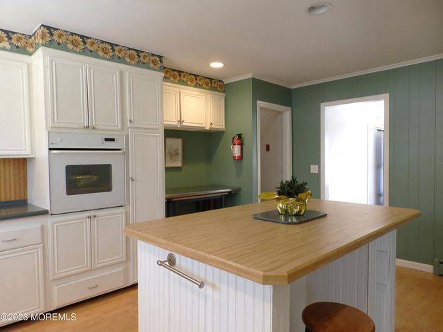 543 Hollywood Avenue, Toms River, NJ 08753