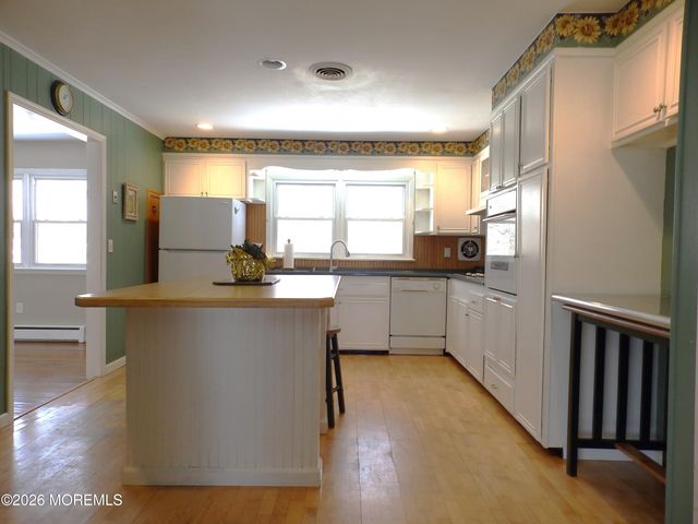 543 Hollywood Avenue, Toms River, NJ 08753