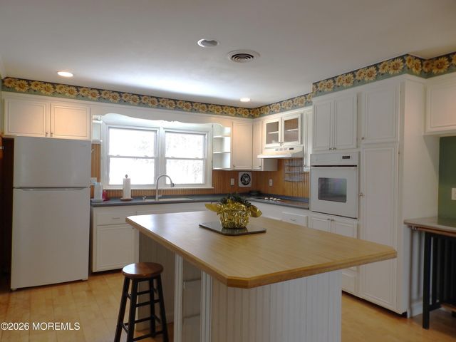 543 Hollywood Avenue, Toms River, NJ 08753