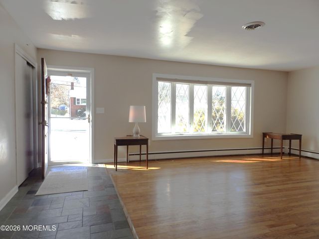 543 Hollywood Avenue, Toms River, NJ 08753