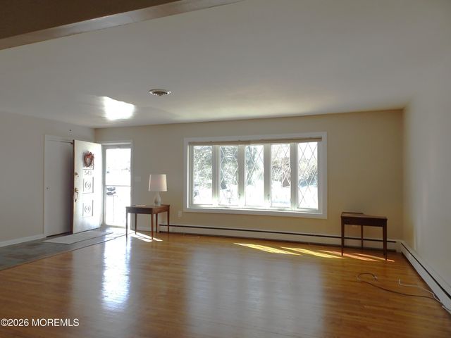 543 Hollywood Avenue, Toms River, NJ 08753