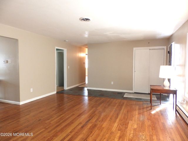 543 Hollywood Avenue, Toms River, NJ 08753