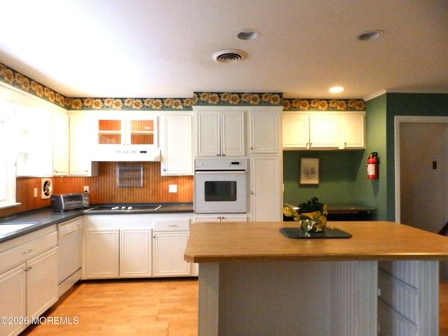 543 Hollywood Avenue, Toms River, NJ 08753