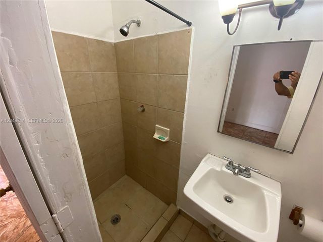 2460 NW 15th Street 4, Miami, FL 33125