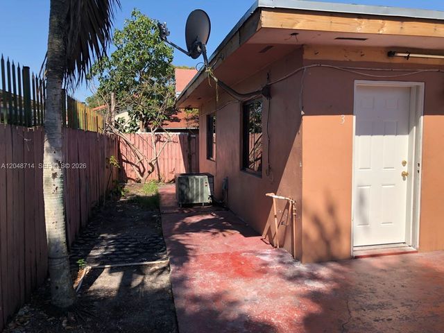 2460 NW 15th Street 4, Miami, FL 33125