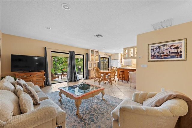 1419 Riverside Circle, Wellington, FL 33414
