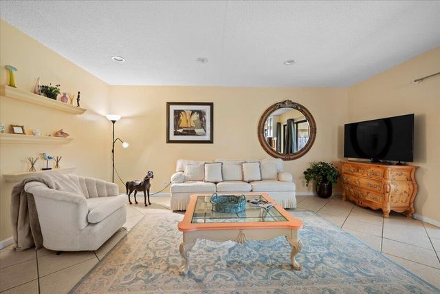1419 Riverside Circle, Wellington, FL 33414