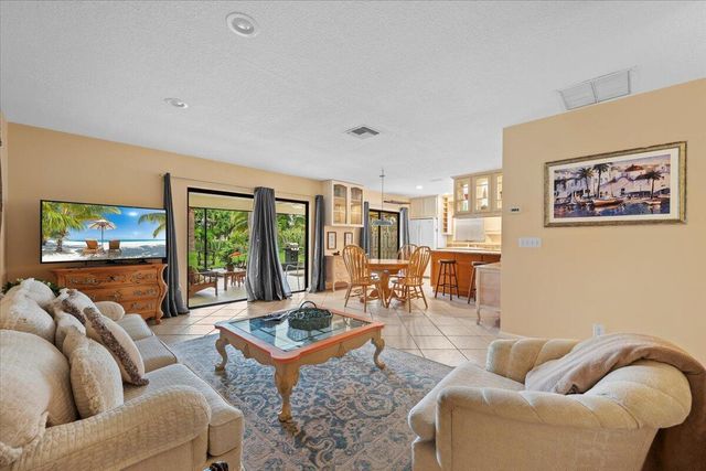 1419 Riverside Circle, Wellington, FL 33414