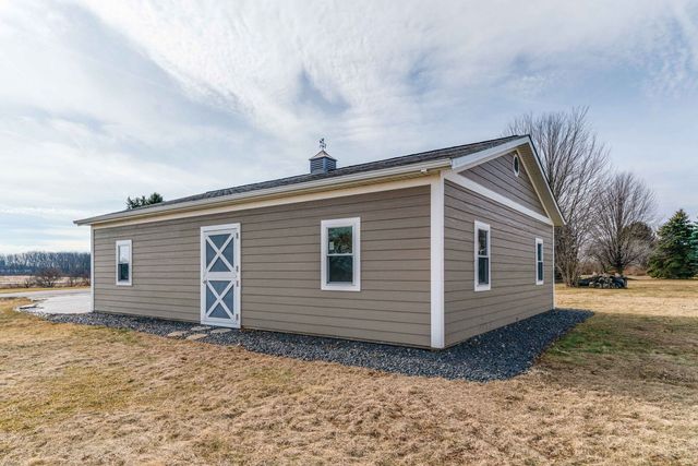 W1461 Maureen Court, Lake Geneva, WI 53147