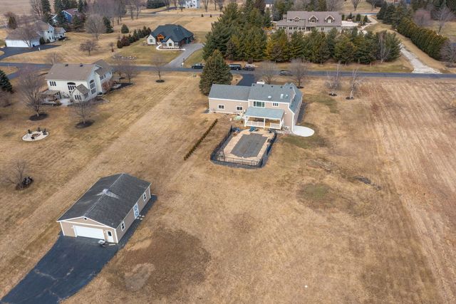 W1461 Maureen Court, Lake Geneva, WI 53147