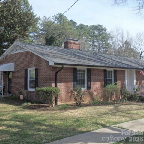 607 12th Avenue NE, Hickory, NC 28601