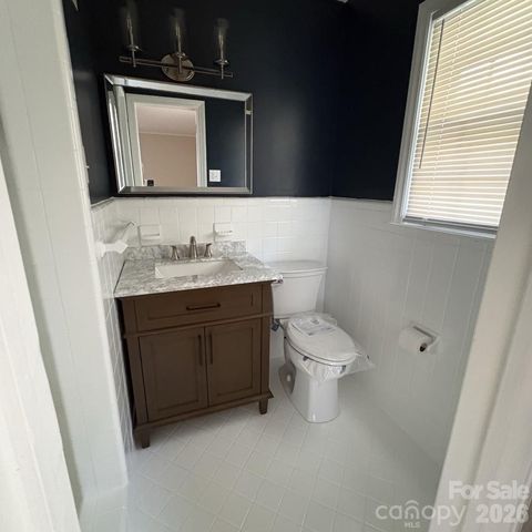 607 12th Avenue NE, Hickory, NC 28601