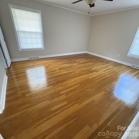 607 12th Avenue NE, Hickory, NC 28601