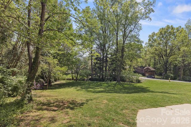 607 12th Avenue NE, Hickory, NC 28601