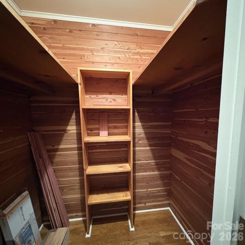 607 12th Avenue NE, Hickory, NC 28601