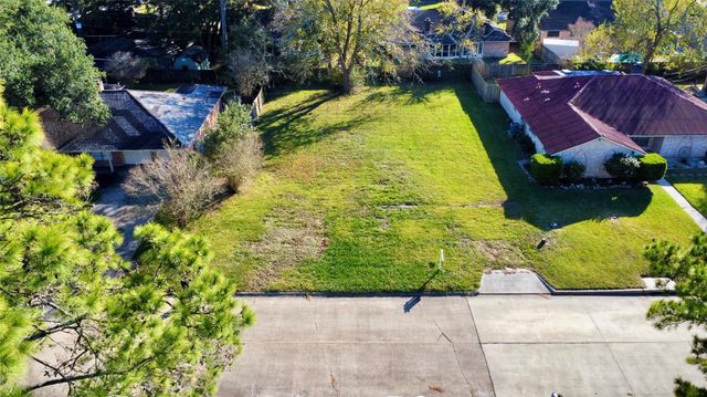 4908 Green Willow Lane, Dickinson, TX 77539