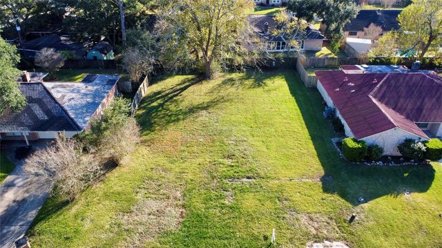 4908 Green Willow Lane, Dickinson, TX 77539