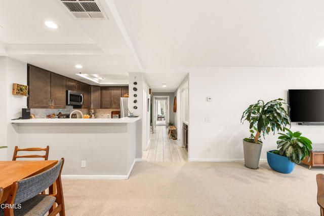 880 W 1st Street 302, Los Angeles, CA 90012