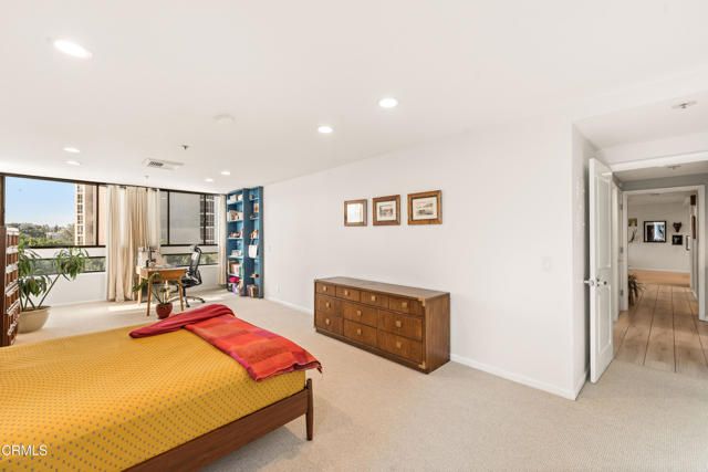 880 W 1st Street 302, Los Angeles, CA 90012