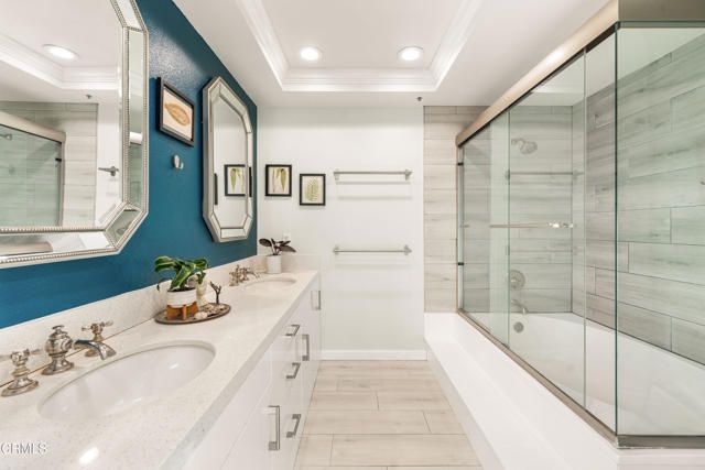 880 W 1st Street 302, Los Angeles, CA 90012