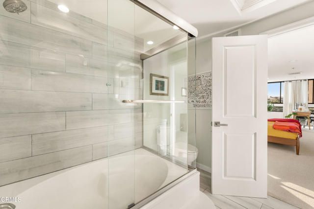 880 W 1st Street 302, Los Angeles, CA 90012