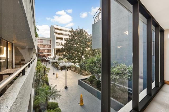 880 W 1st Street 302, Los Angeles, CA 90012