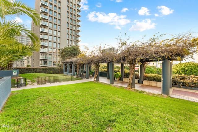 880 W 1st Street 302, Los Angeles, CA 90012