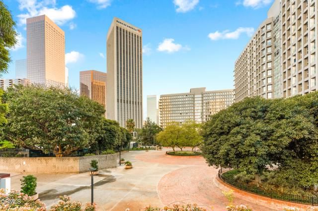 880 W 1st Street 302, Los Angeles, CA 90012