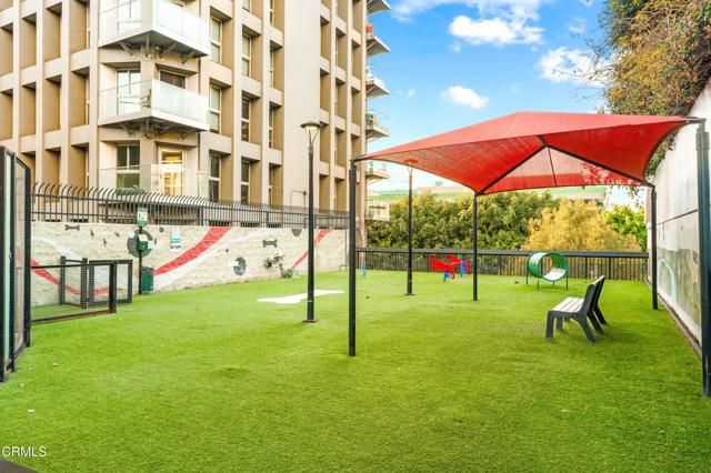 880 W 1st Street 302, Los Angeles, CA 90012