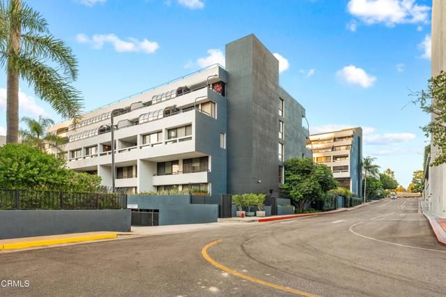 880 W 1st Street 302, Los Angeles, CA 90012