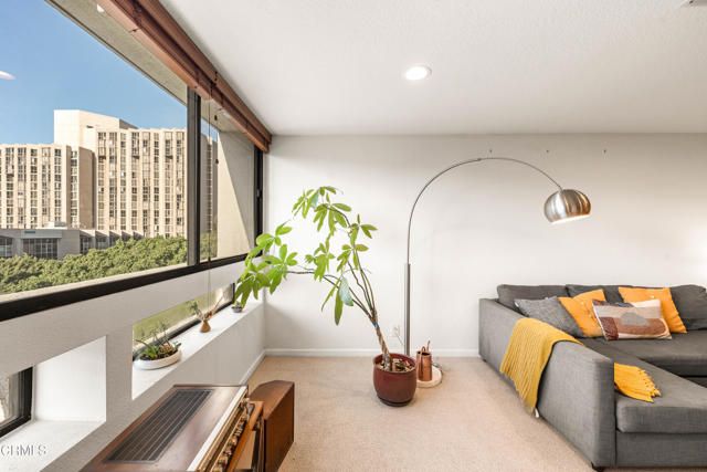 880 W 1st Street 302, Los Angeles, CA 90012