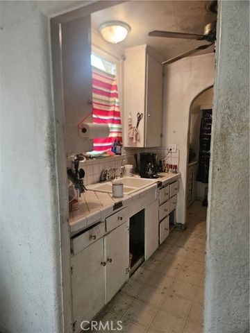 123 Douglas Street, Bakersfield, CA 93308