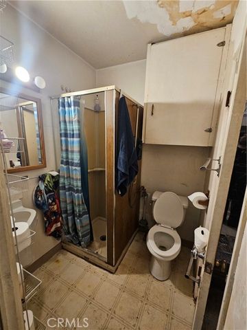 123 Douglas Street, Bakersfield, CA 93308