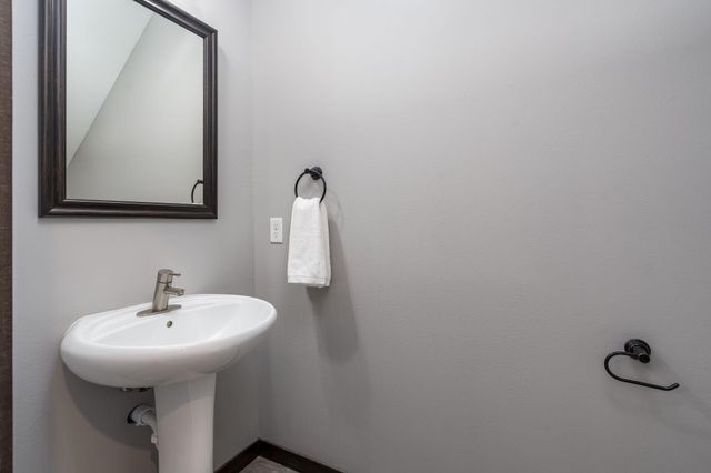 405 Prairie Rose Trail, Mankato, MN 56001