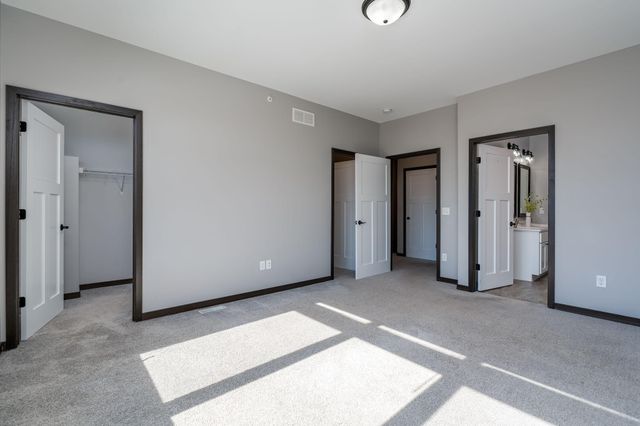 405 Prairie Rose Trail, Mankato, MN 56001