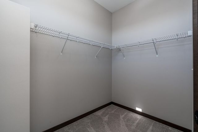 405 Prairie Rose Trail, Mankato, MN 56001