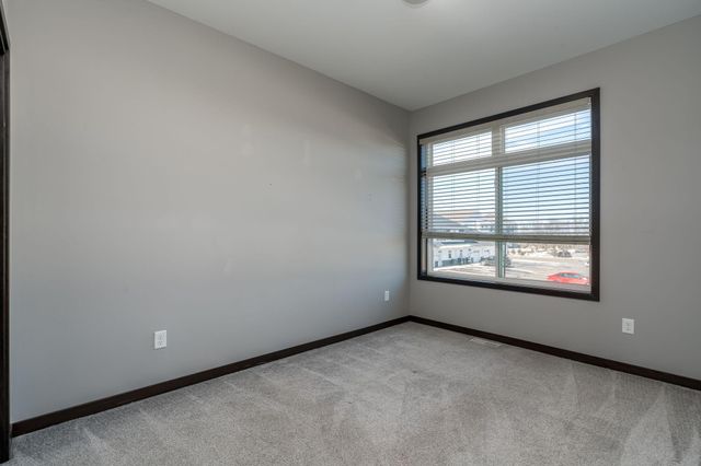 405 Prairie Rose Trail, Mankato, MN 56001